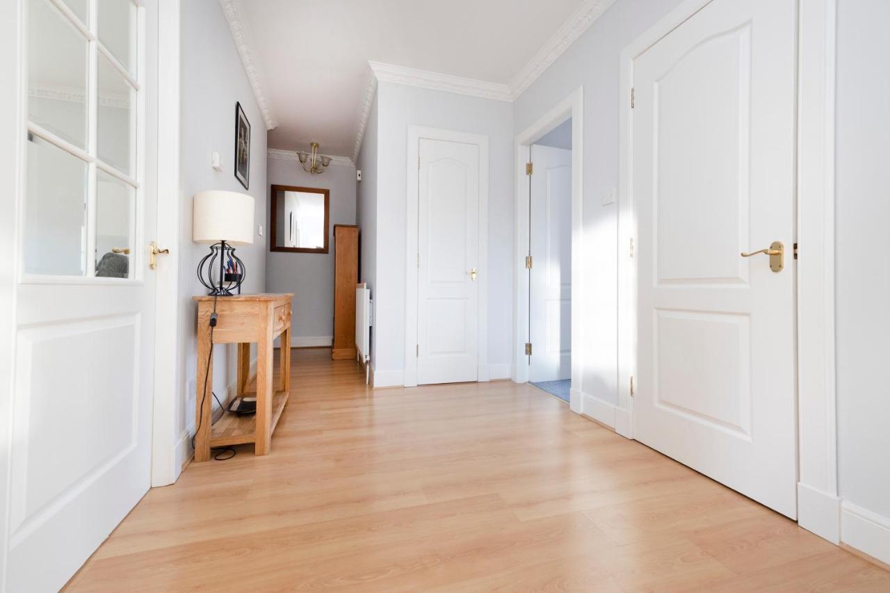 Joivy Modern Flat With Free Parking Apartment Единбург Екстериор снимка